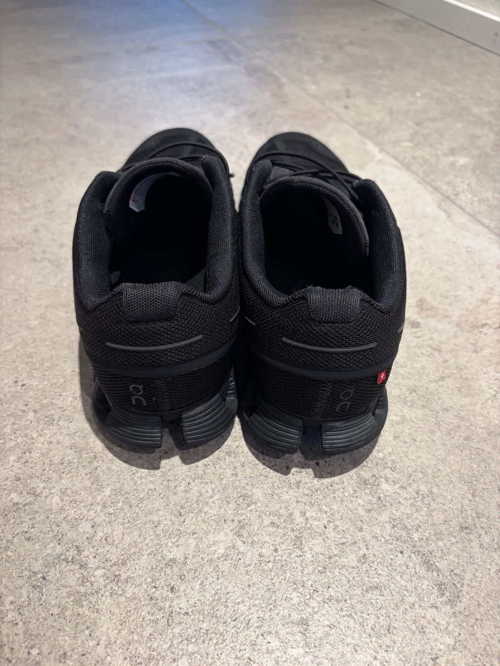 On Herrenschuhe: On Schuhe, Grösse 42 – Gebraucht aus Thayngen von Liv-24 1