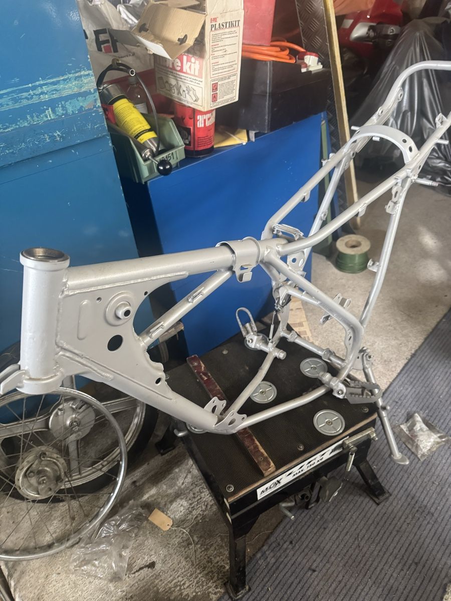 Alle Motorradersatzteile: Kawasaki KE 125 Rahmen – Gebraucht aus dättlikon von sulsimoto