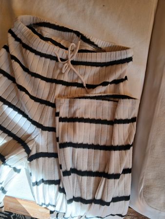 Schicke, kuschelige Sommerhose, gestreift, Gr. M, ungetragen