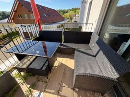 Schwarze Gartenlounge mit Tisch und 2 Hocker Top Zustand!