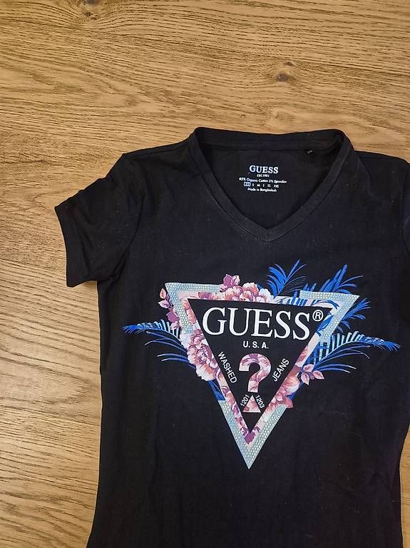 T-shirt: Guess T-Shirt,  Blumen – Nuovo (secondo la descrizione) da Feusisberg venduto da cts_55rn 2