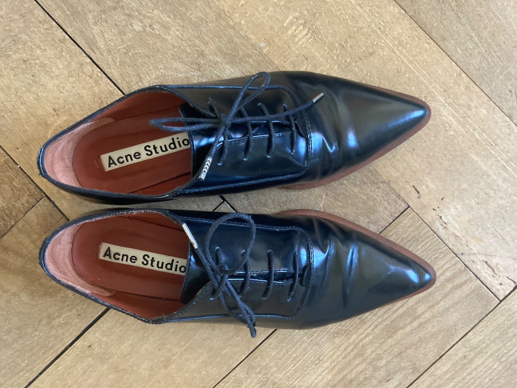 Acne Studios Scarpe da donna: Acne Studios Damen Lackschuhe – Usato da Zürich venduto da eli-rezz 1