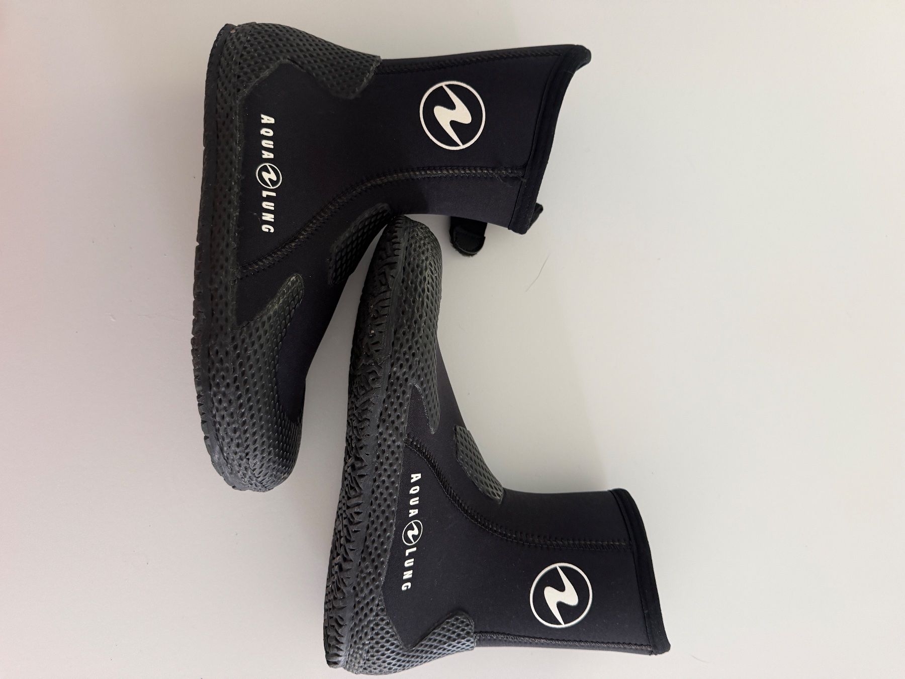 Combinaisons de plongée: Aqualung Neoprenschuhe 7mm neu – Neuf (Voir description) à Muttenz par leonhuber