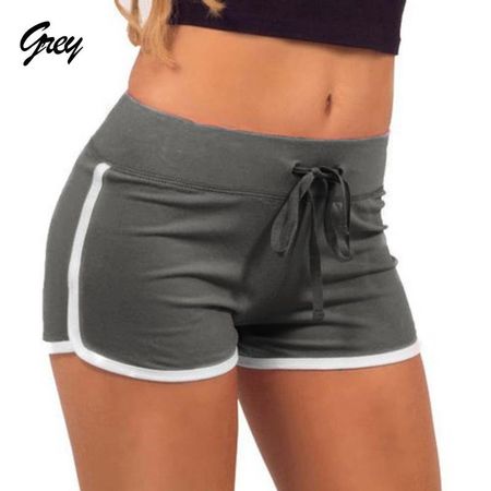 Coole graue Shorts mit weissem Rand, ideal für Sport!