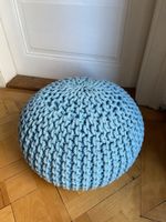 Sitzhocker gestrickt hellblau rund Durchmesser 50 cm