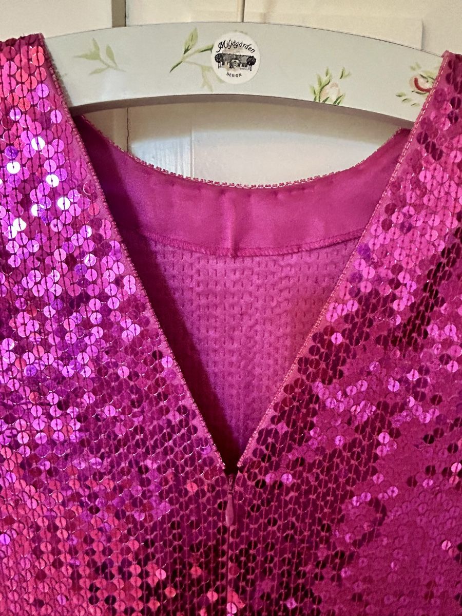 Kleider: Pear Starlink Magenta Sequin Mini Dress, Size Medium – Gebraucht aus Zürich von Mistral61 3