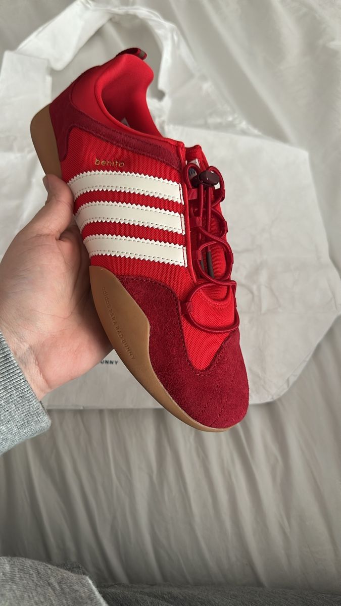 Scarpe da uomo: Adidas Bad Bunny Sneaker 40.5 – Nuovo (secondo la descrizione) da Triengen venduto da Meetmeatthebodega 1