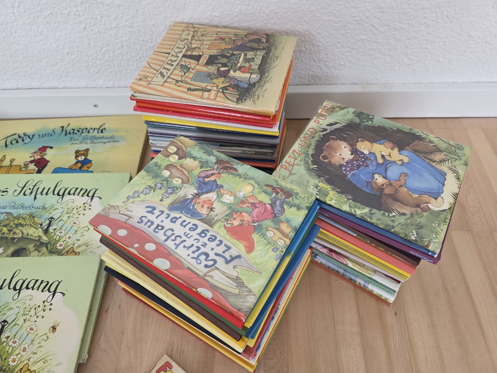 Bücher: Sammlung neuwertiger teils antiker Kinderbücher – Neu (gemäss Beschreibung) aus Uster von Cruleye 7