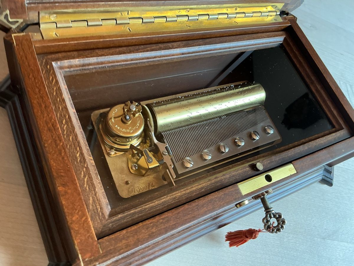 Reuge Boîtes à musique: Reuge Musikdose – D'occasion à Hölstein par Uhriella 6