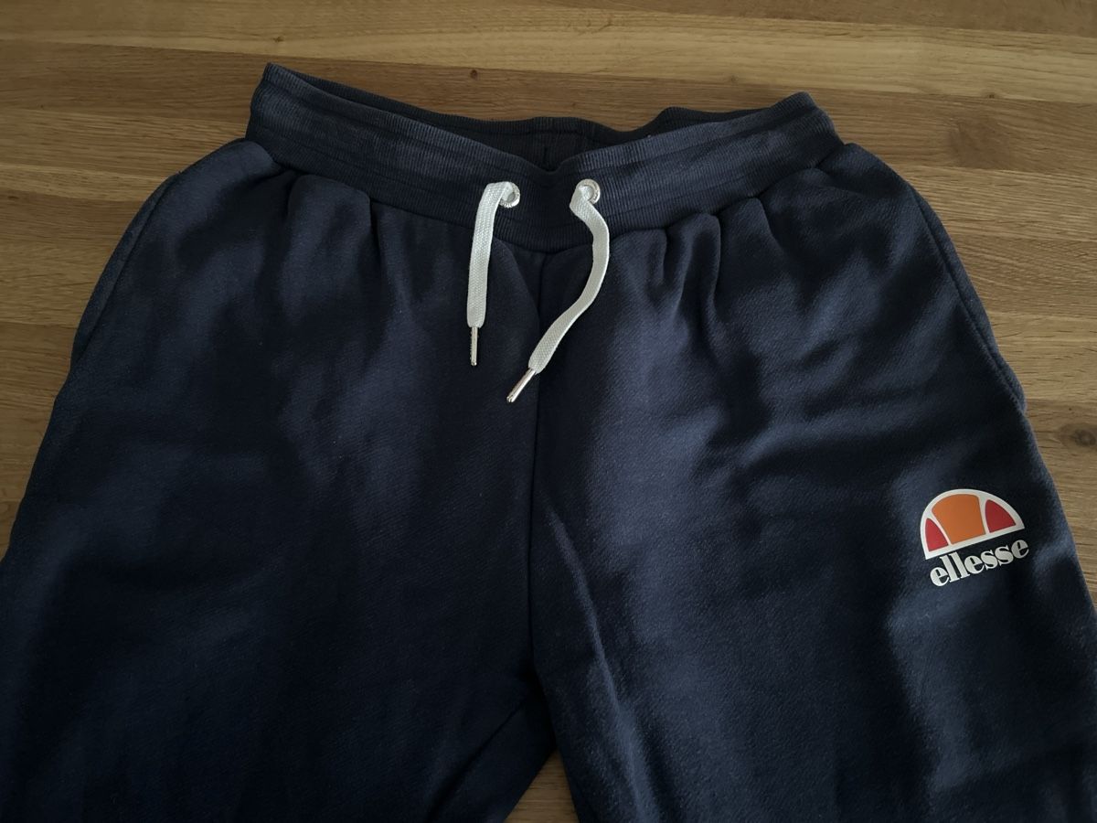 Ellesse Pantaloni: ellesse Hose lang blau M – Usato da Büttenhardt venduto da dmartinez 1
