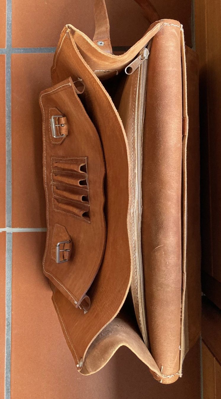 Valigie & Borse: Ledertasche – Usato da Orselina venduto da Vrenegonde 5