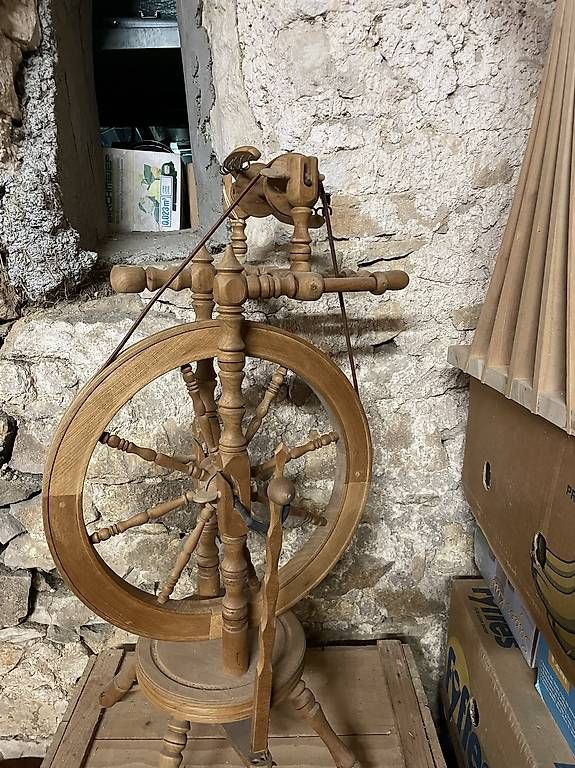 Spinnräder: Spinnrad  – Gebraucht aus Lupsingen von kurrrti