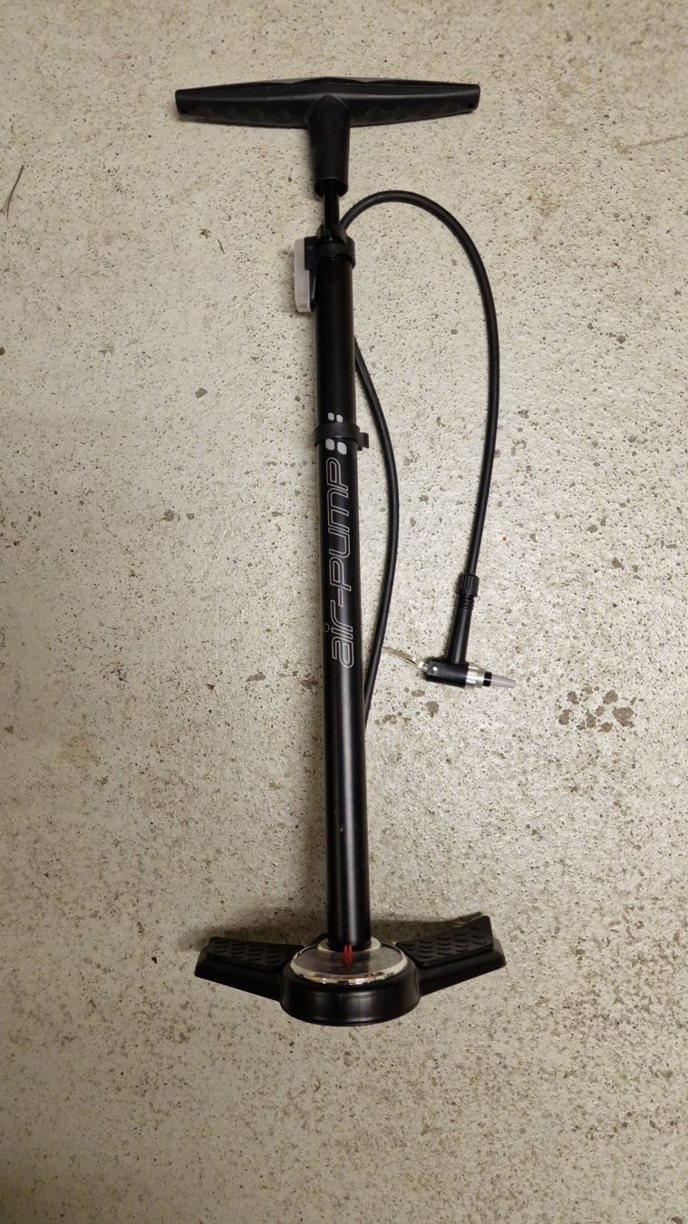 Pompe: Air Pump Standluftpumpe, Luftpumpe, Pumpe – Usato da Nebikon venduto da Japostyle