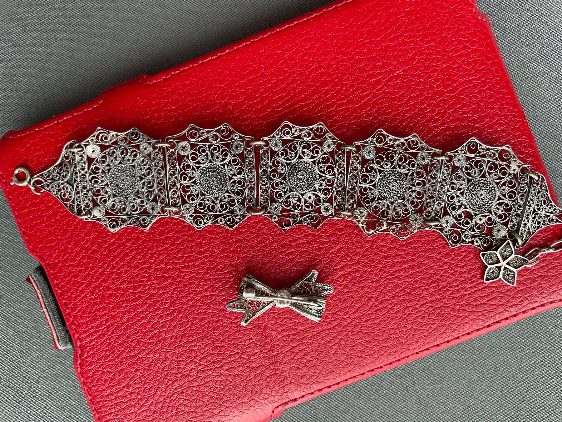 Bracciali & Braccialetti: Silber Armband und Brosche, Filigran, antik? – Usato da Winterthur venduto da Myrtillus 3
