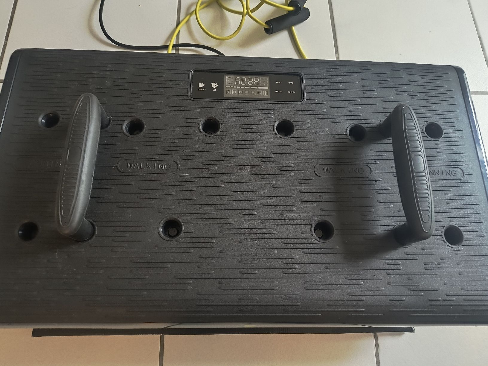 Vélos d'appartement: Crane Vibrationsplatte – Neuf (Voir description) à Rudolfstetten par mirjamh70