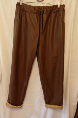 Braune Schlupfhose Kunstlederhose Gr. 46