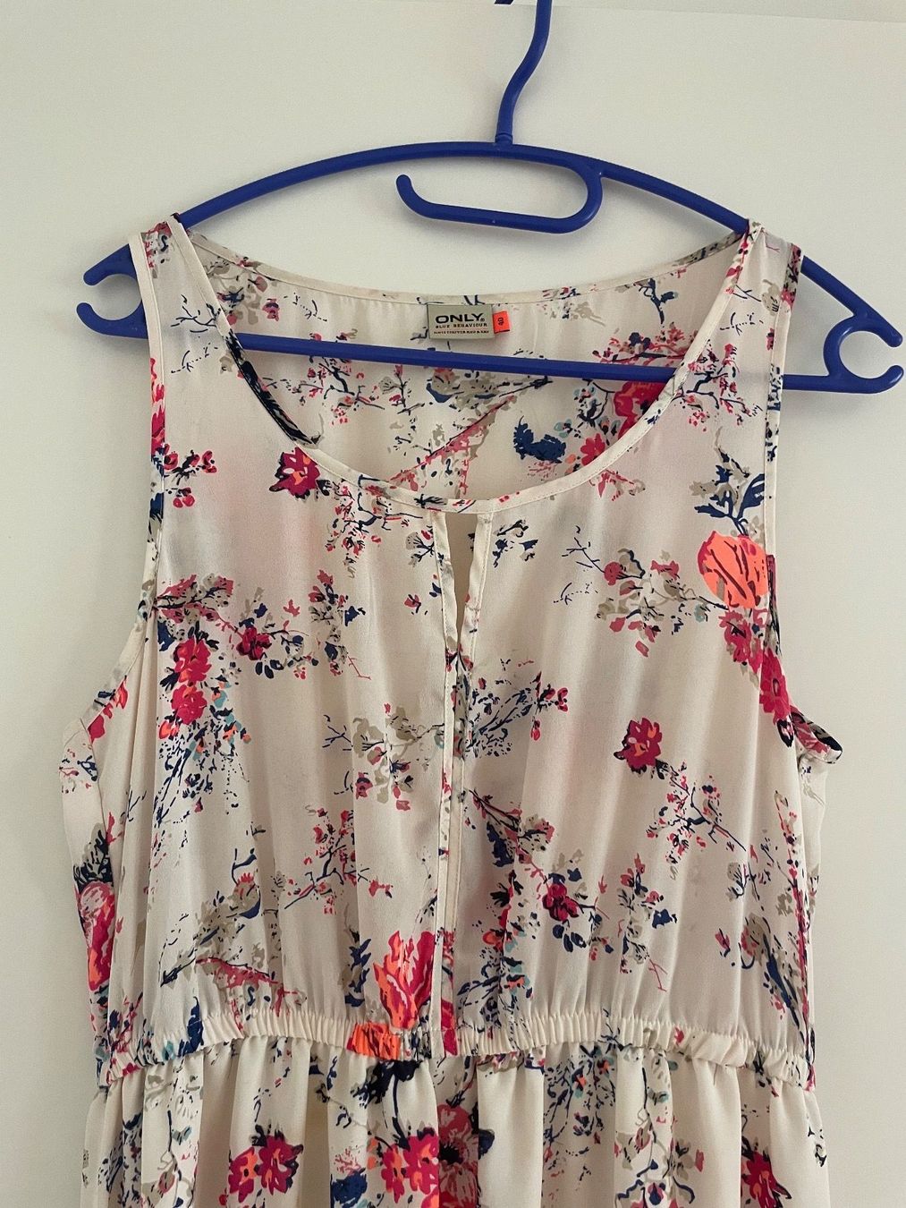 Robes: Kleid Gr 40 – D'occasion à Biel/Bienne par philong