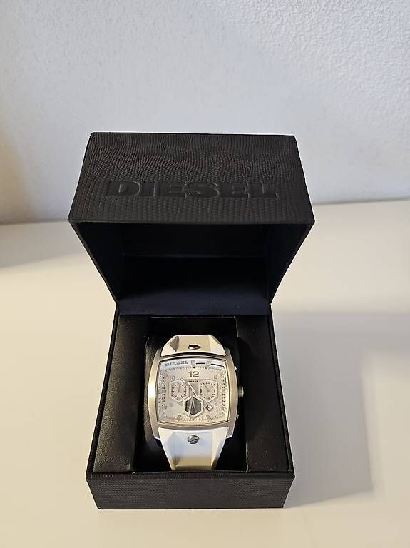 Diesel Orologi: Diesel Herrenuhr weiss – Usato da Oberlunkhofen venduto da fabiobaldelli