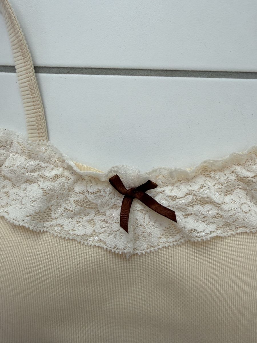 Brandy Melville Top: Brandy Melville Top – Usato da Schmerikon venduto da 80zz08 1
