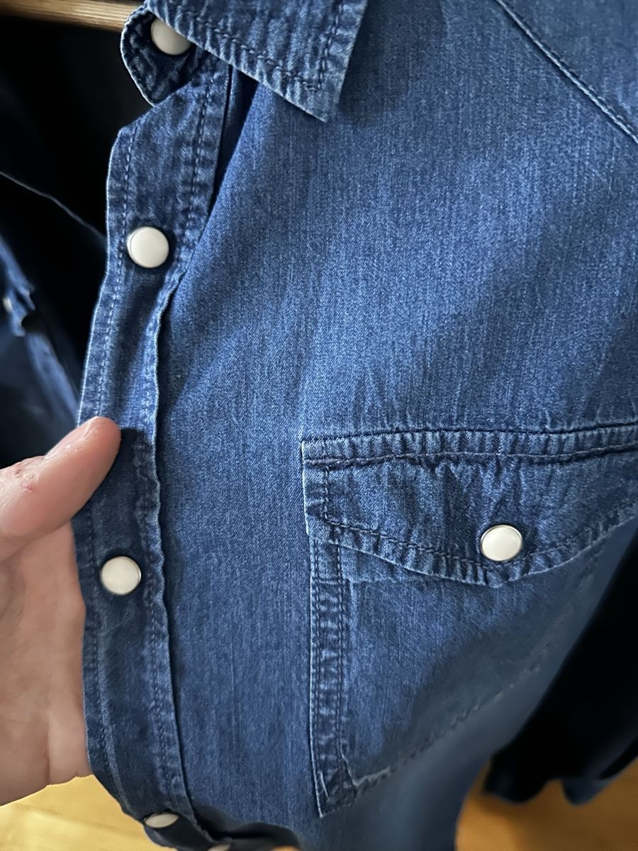 Camicie: Denim Shirt, Size M - Stylish and Light – Nuovo (secondo la descrizione) da Genève venduto da fil_6zdf 3