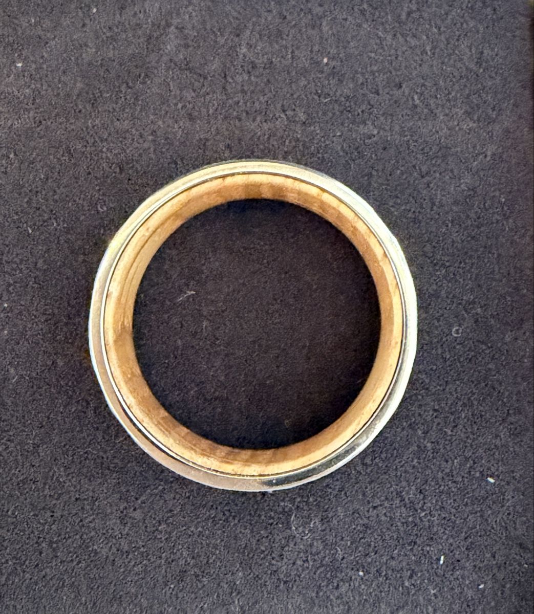 Bagues: Ring aus Stahl mit Eichenholz – Neuf (Voir description) à Embrach par uclapanda 1