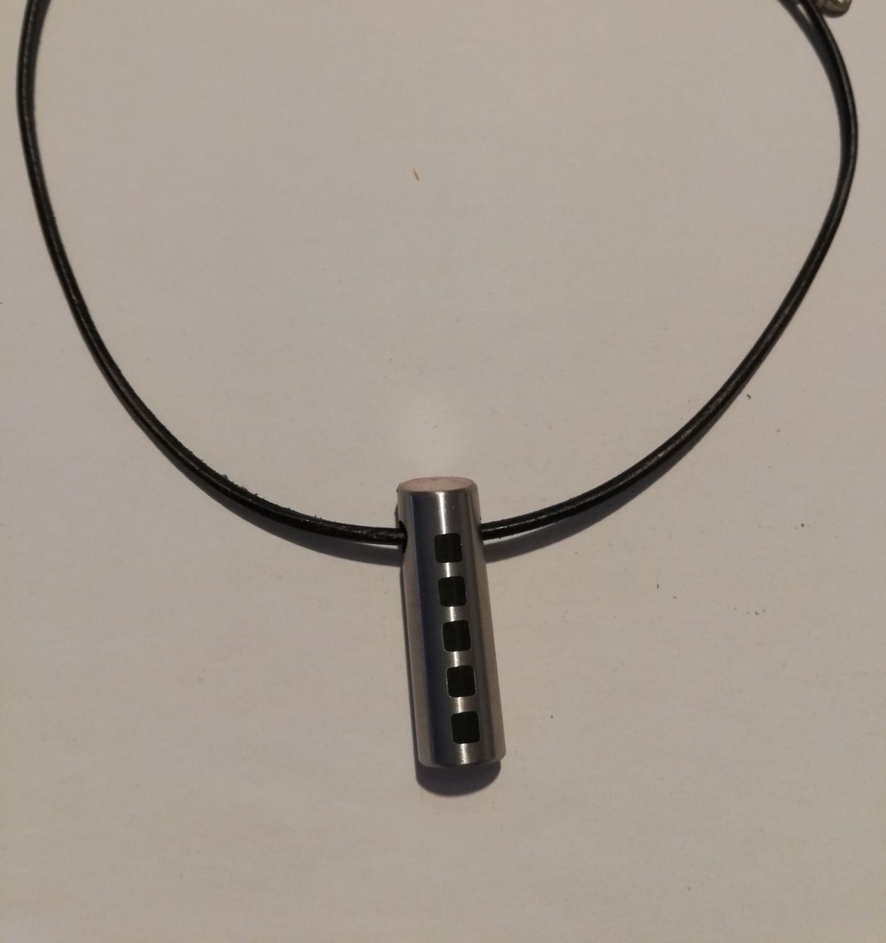 Ciondoli: Magnetschmuck Anhänger – Nuovo e nell'imballaggio originale da Buttwil venduto da jrisengel 1
