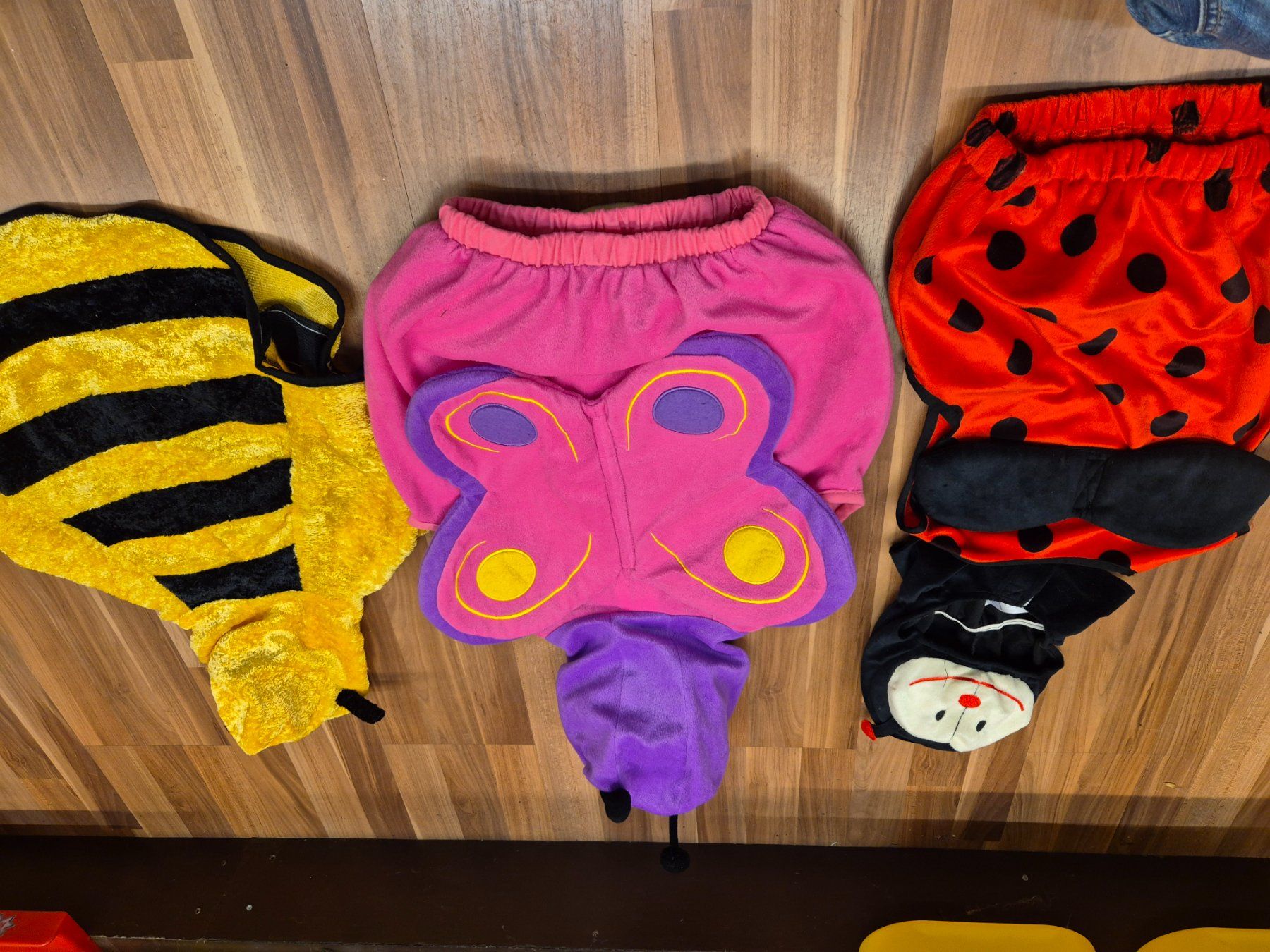 Costumi: Fasnacht 3Kostüme K31 – Usato da Schwarzenburg venduto da Flamingo07 1