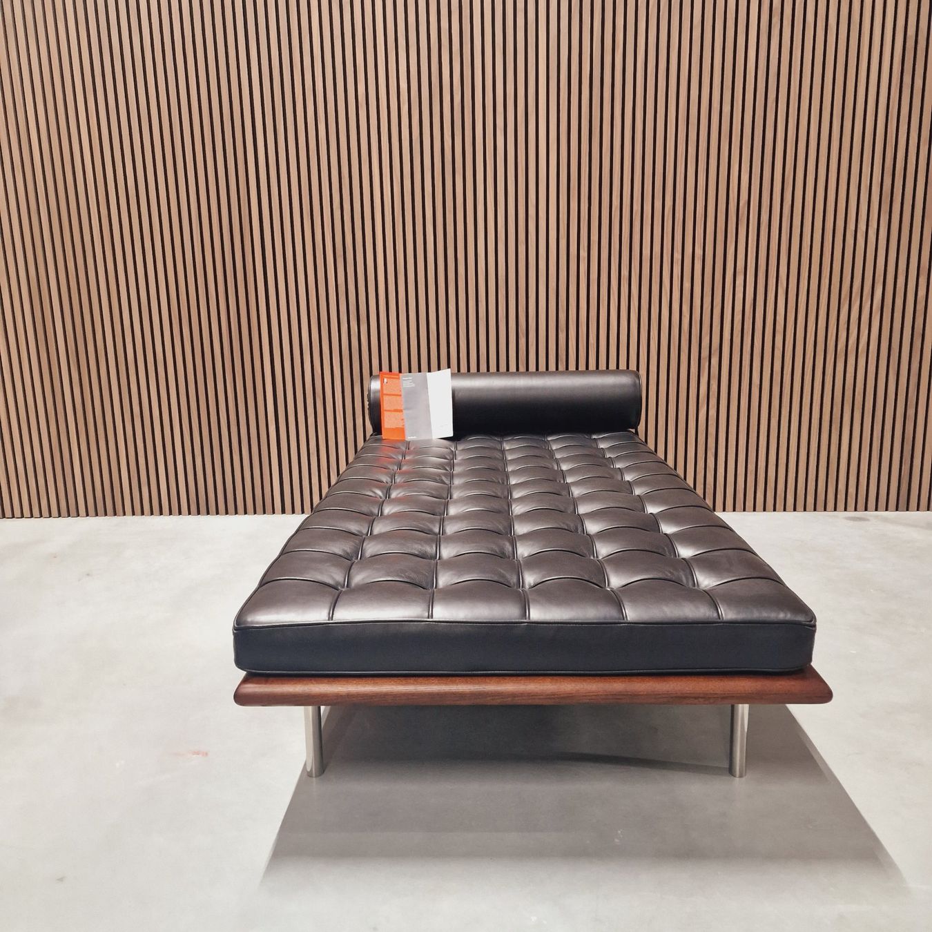 Sedie a sdraio: Knoll Barcelona Daybed – Nuovo e nell'imballaggio originale da Zürich venduto da Nexclusives.com 3