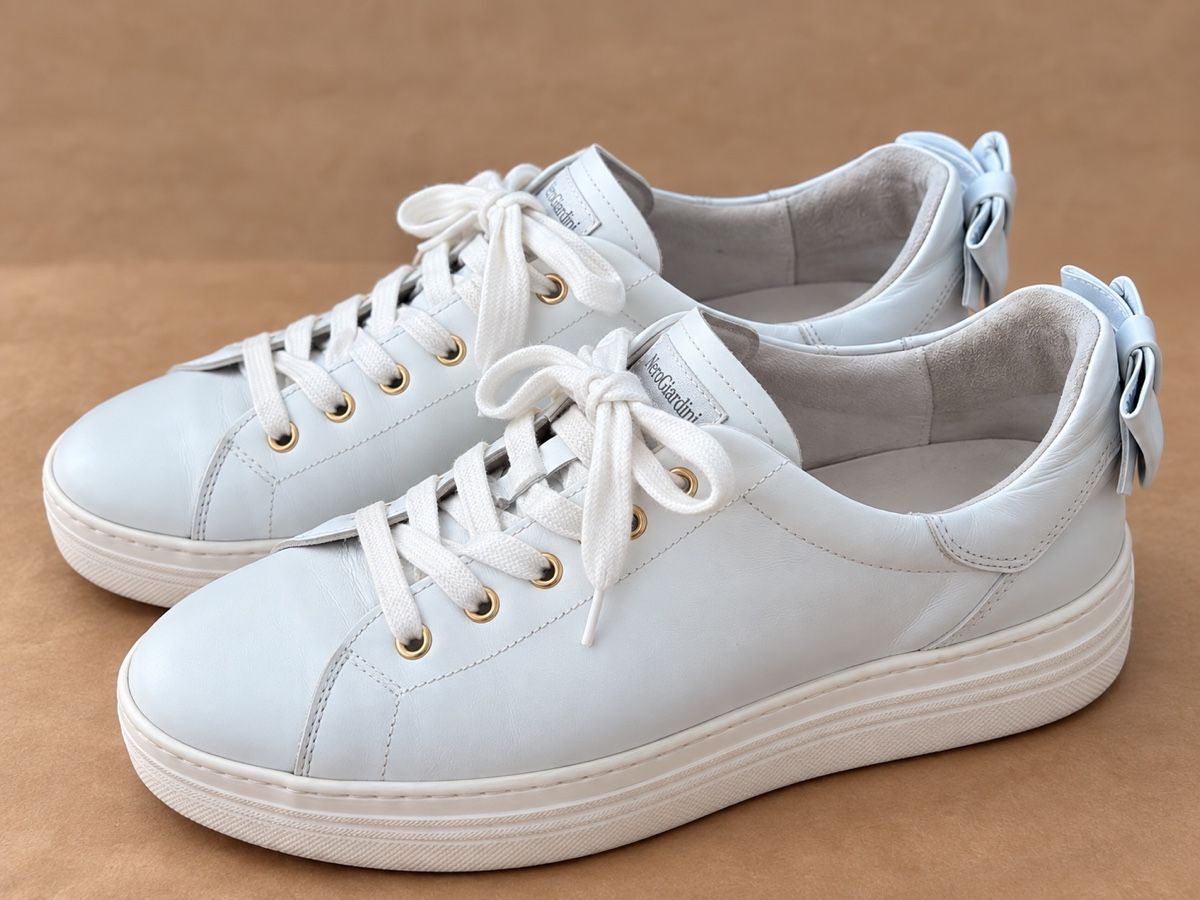 Scarpe da donna: NeroGiardini weiss Leder Gr. 40 – Usato da Bolligen venduto da Mar.La.Ma