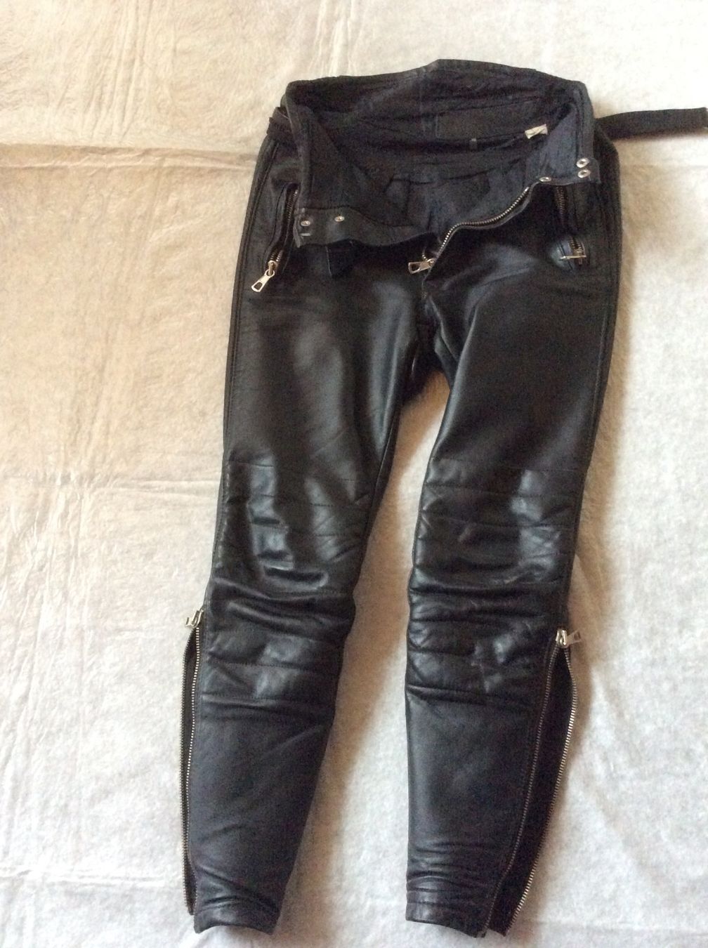 Pantaloni: Damen Motorrad-Lederhose Gr. 38 – Usato da Berg TG venduto da Electrolux23 1
