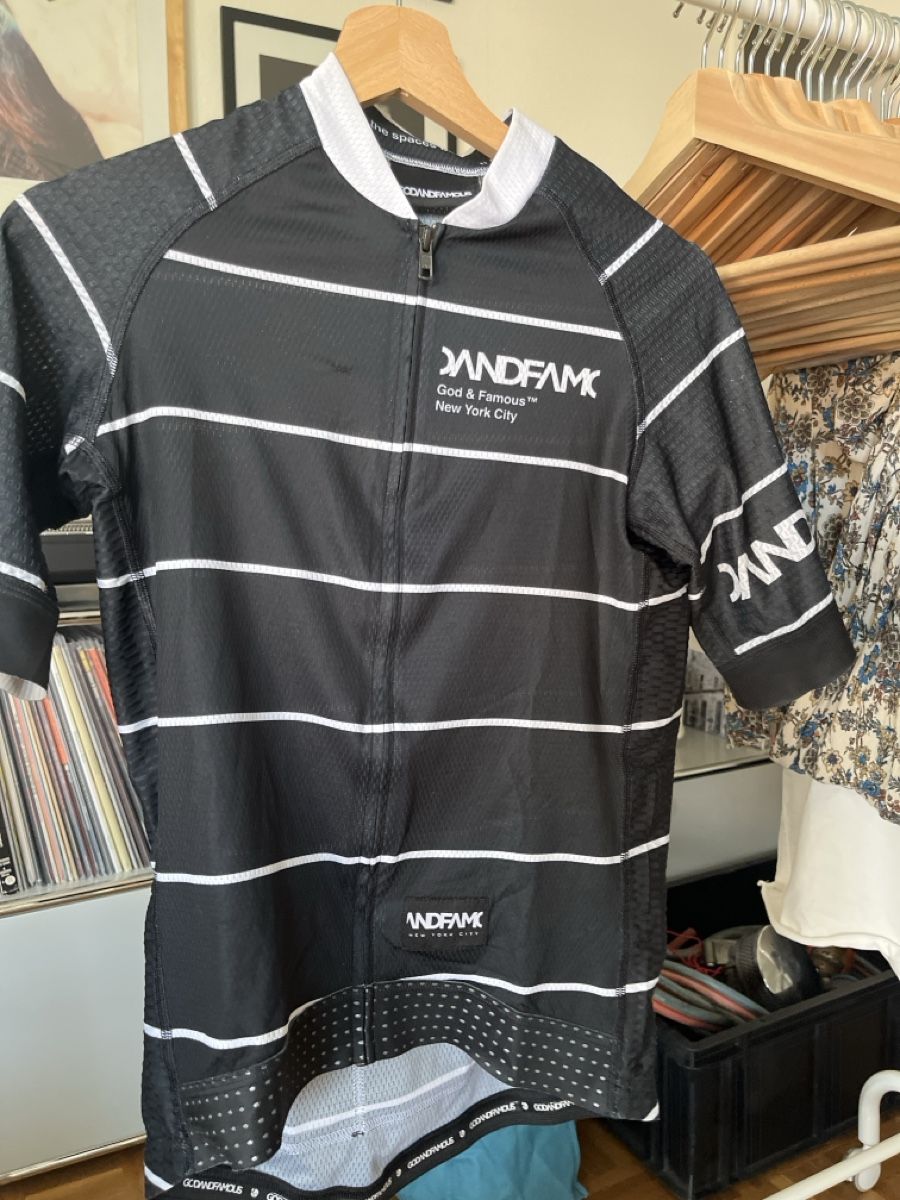 Canottiere & Pantaloni: God & Famous Jersey M – Usato da Zürich venduto da Sasori