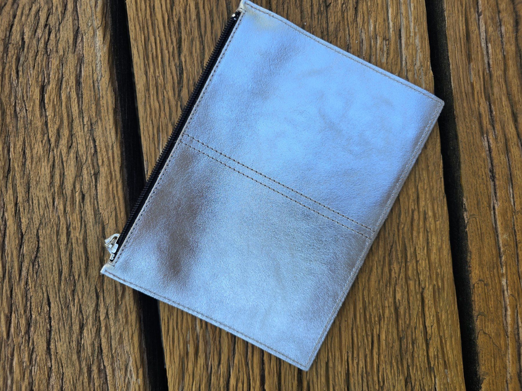 Sonstige Kleidung & Accessoires: Accessoires: Etui Leder silber glänzend-MACHARTEN – Neu (gemäss Beschreibung) aus Romanshorn von Rachacha 2