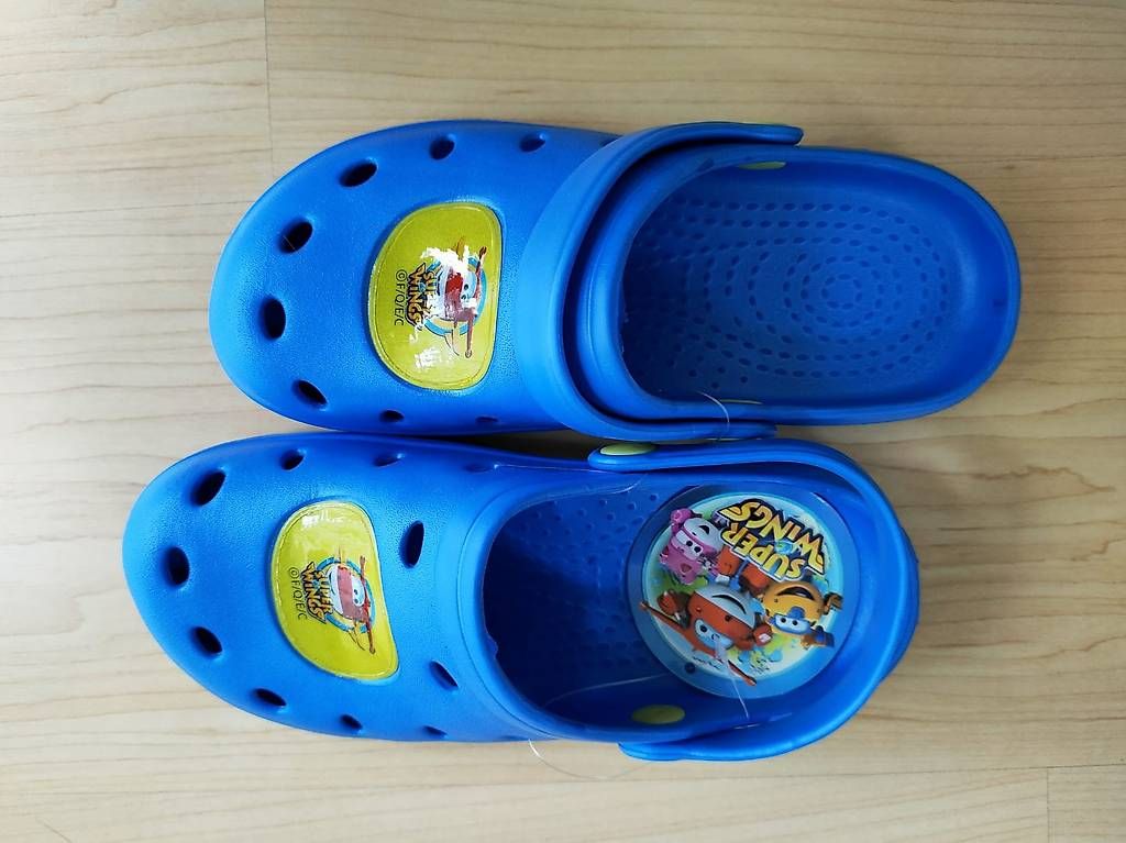 Chaussures garçon: Clogs Planes blau Gr 34/35 NEU! – Neuf avec emballage d'origine à Münchenstein par sterni_0813 2