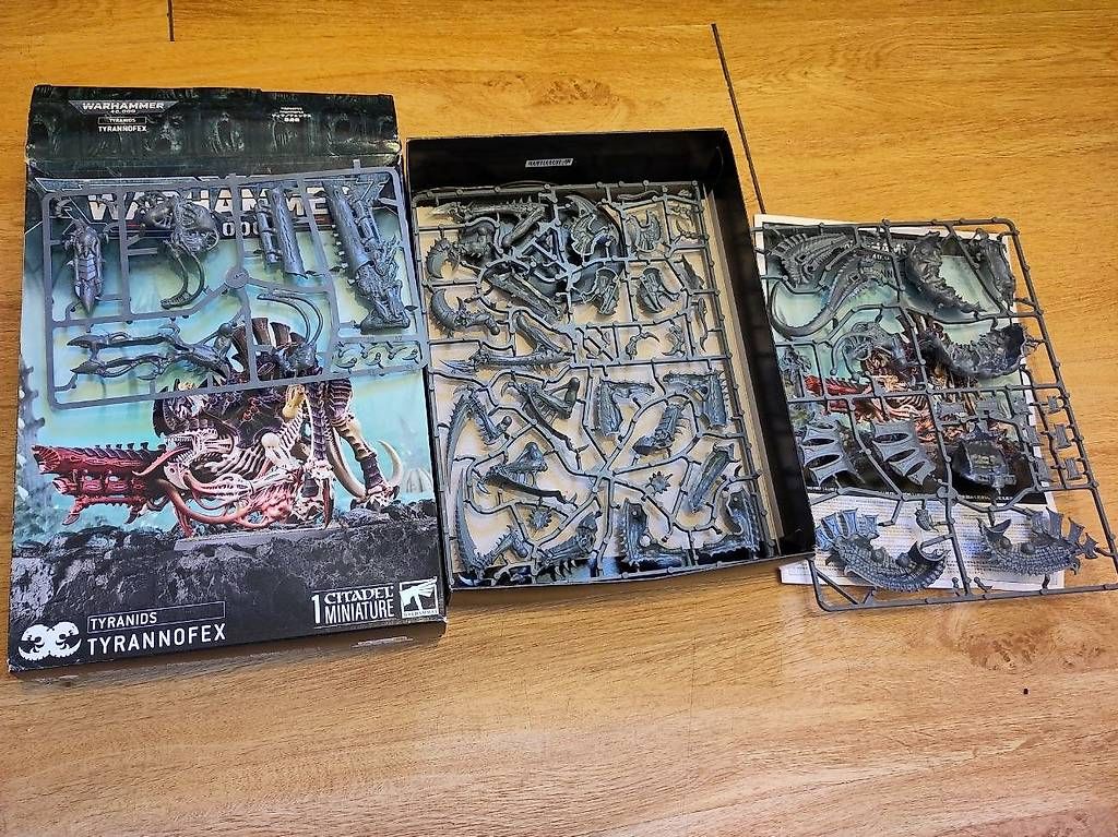 Kits de montage: Warhammer 40k - Tyranids Tyranofex – Neuf avec emballage d'origine à Neuchâtel par for_yxg8