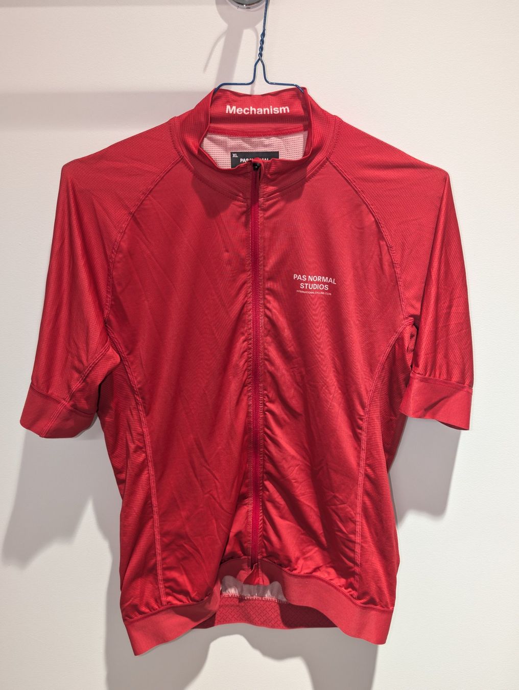 Pas Normal Studios Canottiere & Pantaloni: Velojersey Kurzarm Pas Normal Studios – Usato da Zürich venduto da patmeye 1