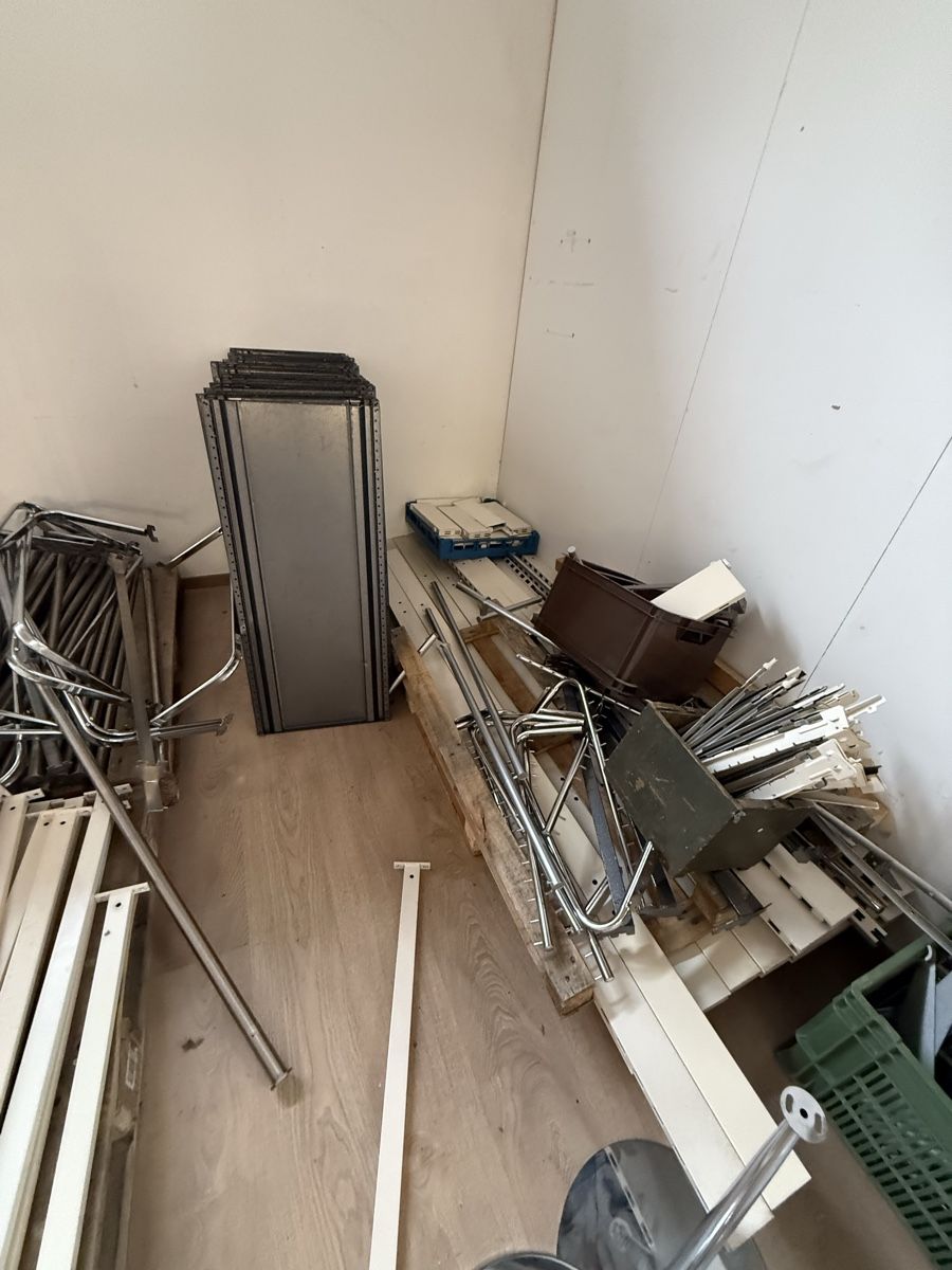Scaffali: Modulares Ladenbauregal / Wandsystem – Usato da Fulenbach venduto da Annie.s_Mid_Century 2