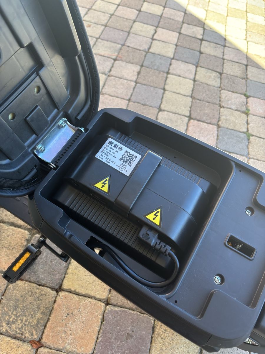Yadea Scooter: Scooter Yadea 25km/h – Nuovo (secondo la descrizione) da Cottens FR venduto da ginop 6