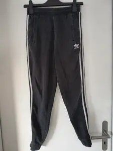 Pantaloni: Adidas Trainingshose Gr. S – Usato da Schöfflisdorf venduto da kin_2dp9