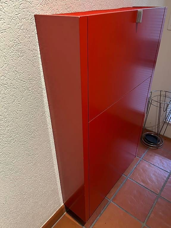 Armadi: Moderner Wandschuhschrank – Usato da Oberlunkhofen venduto da HelenOL 2