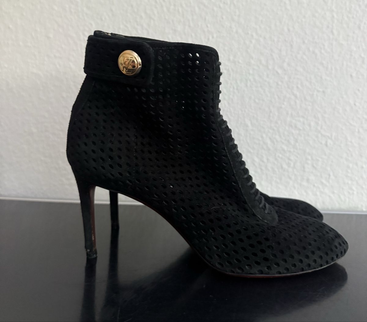 Louis Vuitton Scarpe da donna: Stiefeletten Louis VUITTON – Usato da Benglen venduto da Dormiglione