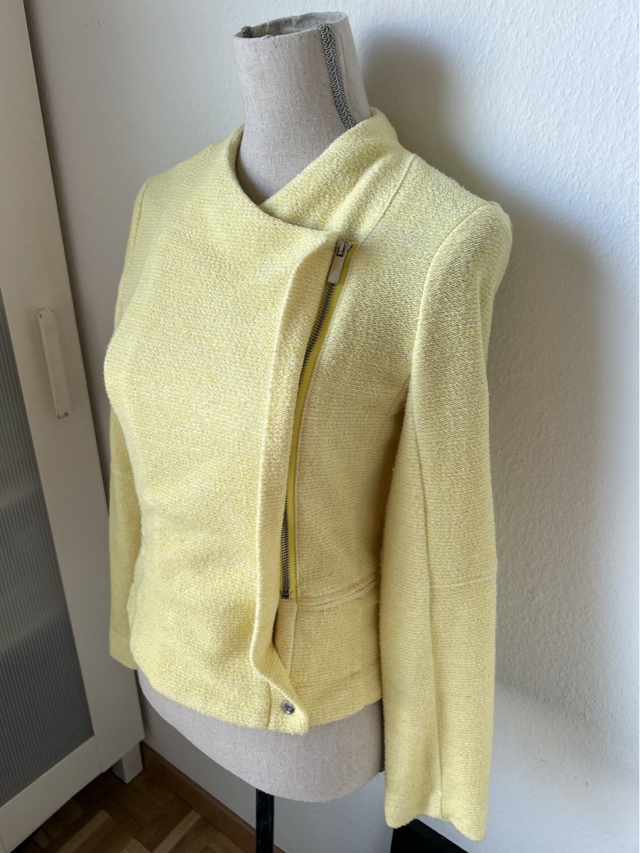 Stradivarius Jacken: Veste/gilet jaune Taille M, Stradivarius – Gebraucht aus Carouge GE von Emilynette 1