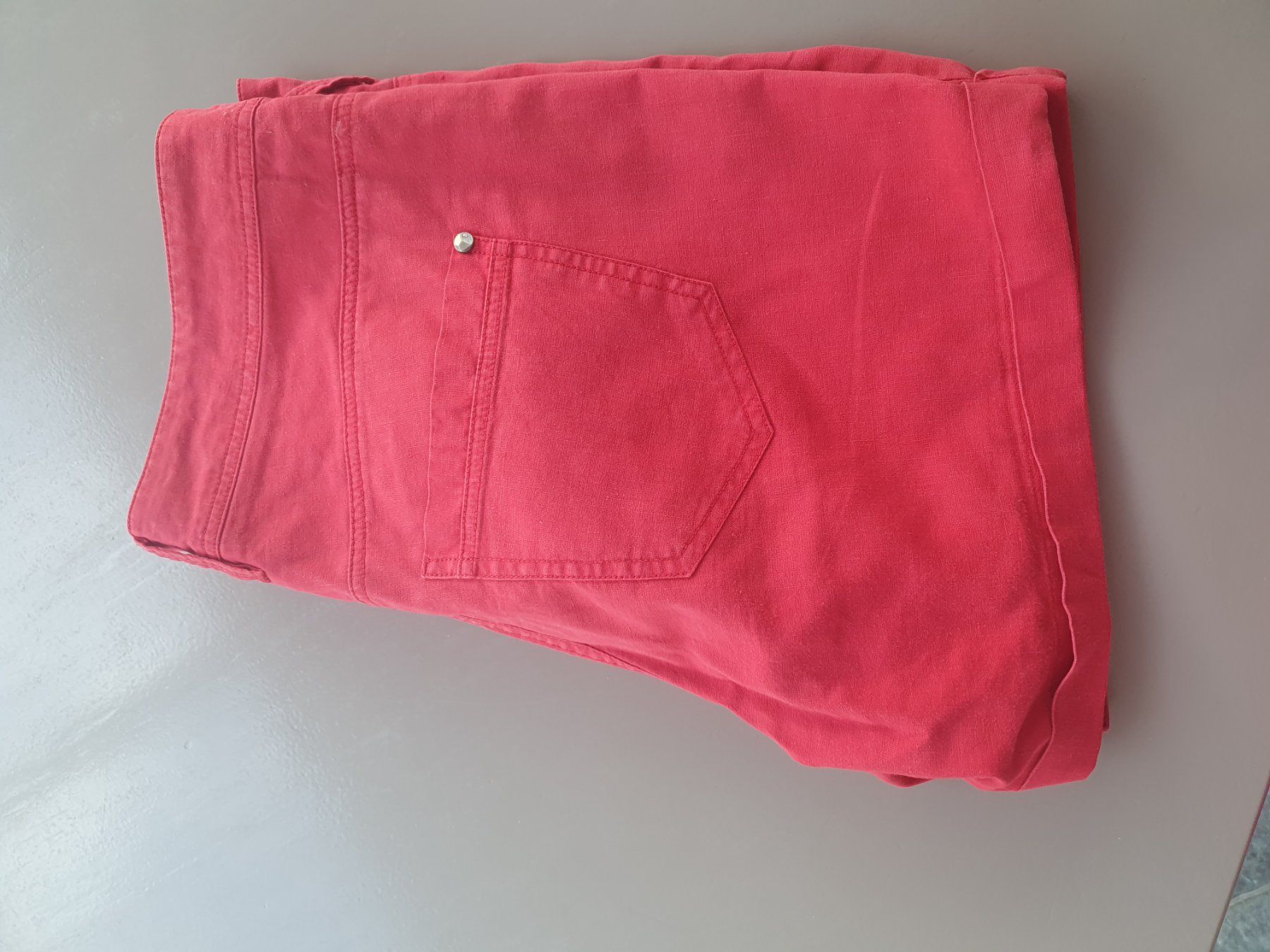 Pantaloni: Schnäppchen Shorts Leinenshorts rot 38 – Usato da Malters venduto da Moeschi5 1
