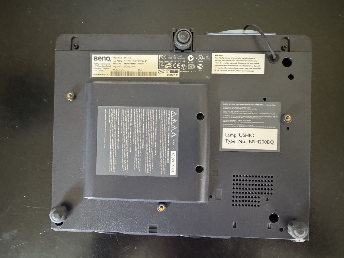 BenQ Videoprojektoren: BenQ Projektor PB6110 mit Tasche – Gebraucht aus Zürich von Skalandianer 3