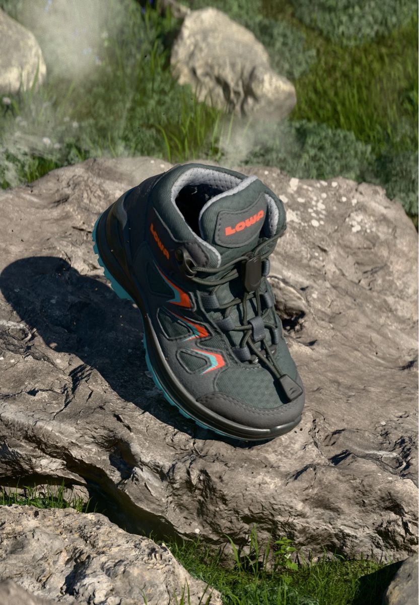 Lowa Schuhe für Jungen: Kinder Wanderschuhe Outdoor Schuhe  – Gebraucht aus Zürich von Rania68