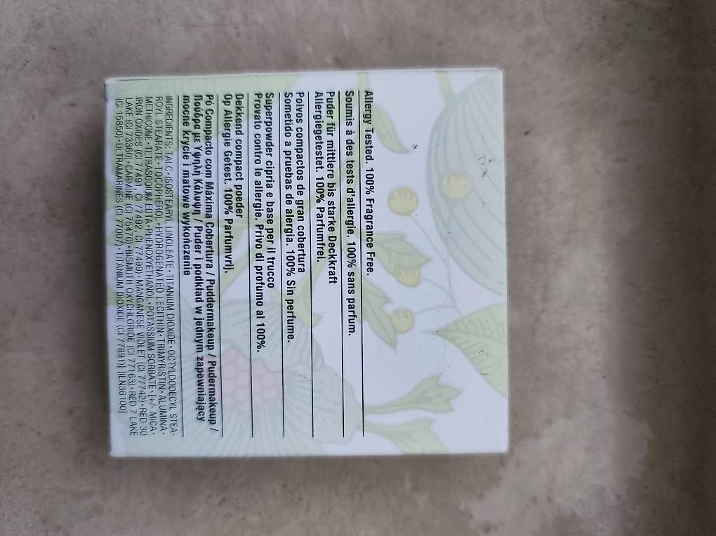 Make-up: Clinique Superpowder Matte Beige  – Usato da Basel venduto da dap_khz5 3