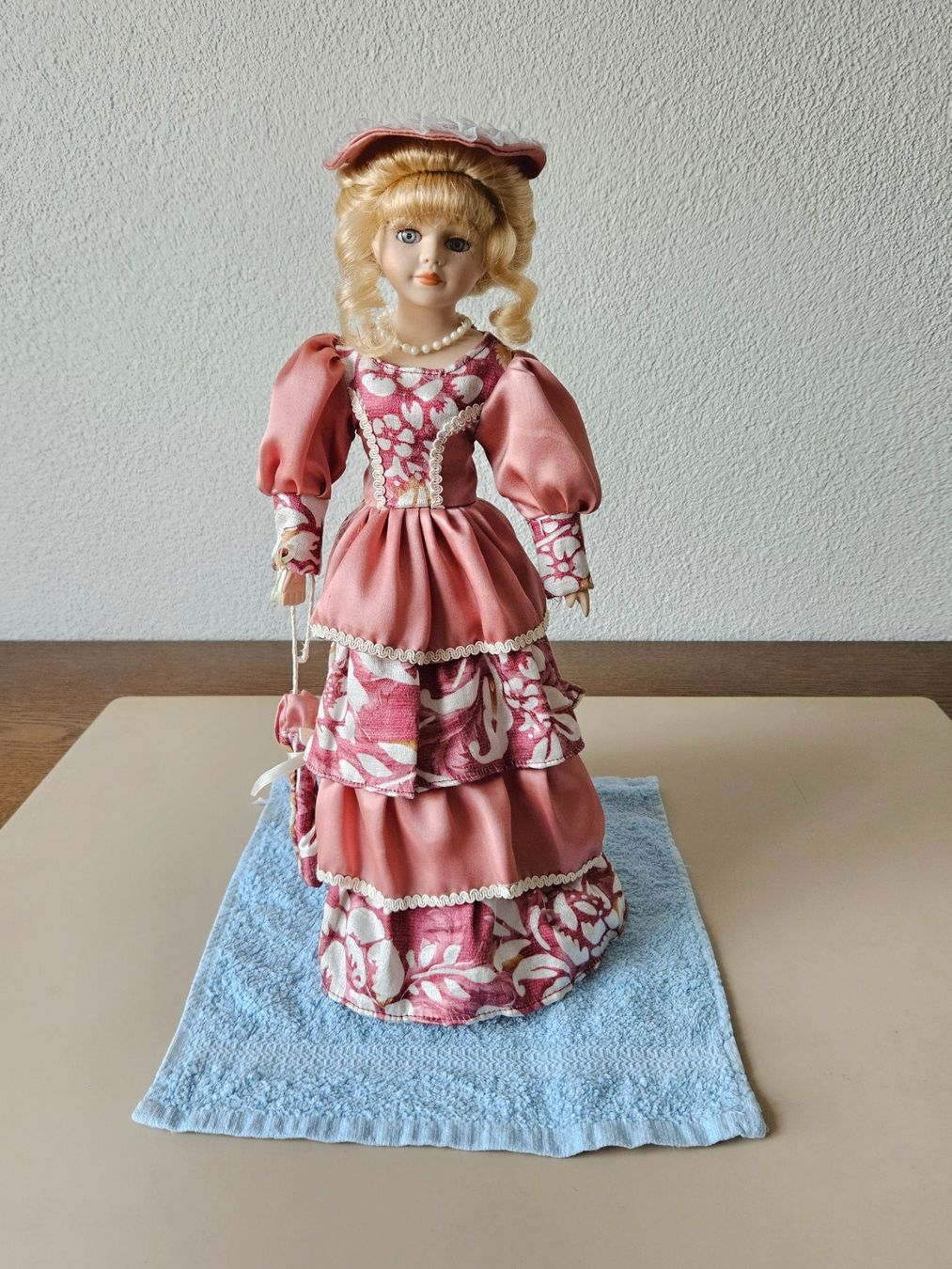 Bambole: Schöne Puppe aus Mamas Sammlung – Usato da Wittenbach venduto da phipps68