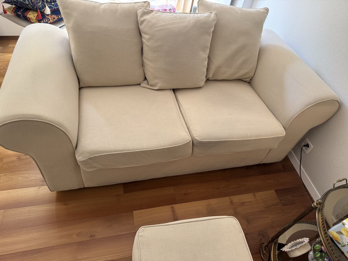 Sofas: 2 x Sofa ( 2 er Sofa) und ein Hocker. Sofa 1.85 m breit. – Gebraucht aus Winterthur von han_m89f 3