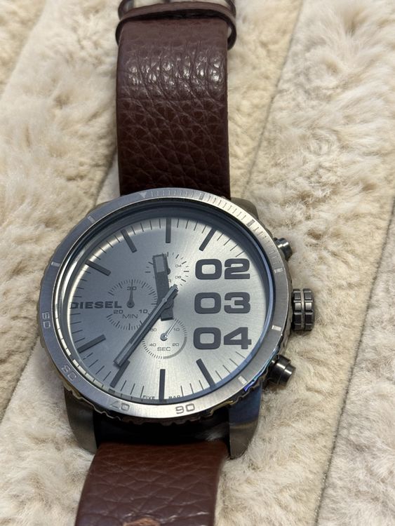 Diesel Uhr fast neu 1