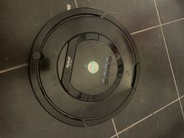 Robot Vacuum iRobot Roomba 875 used with accessories