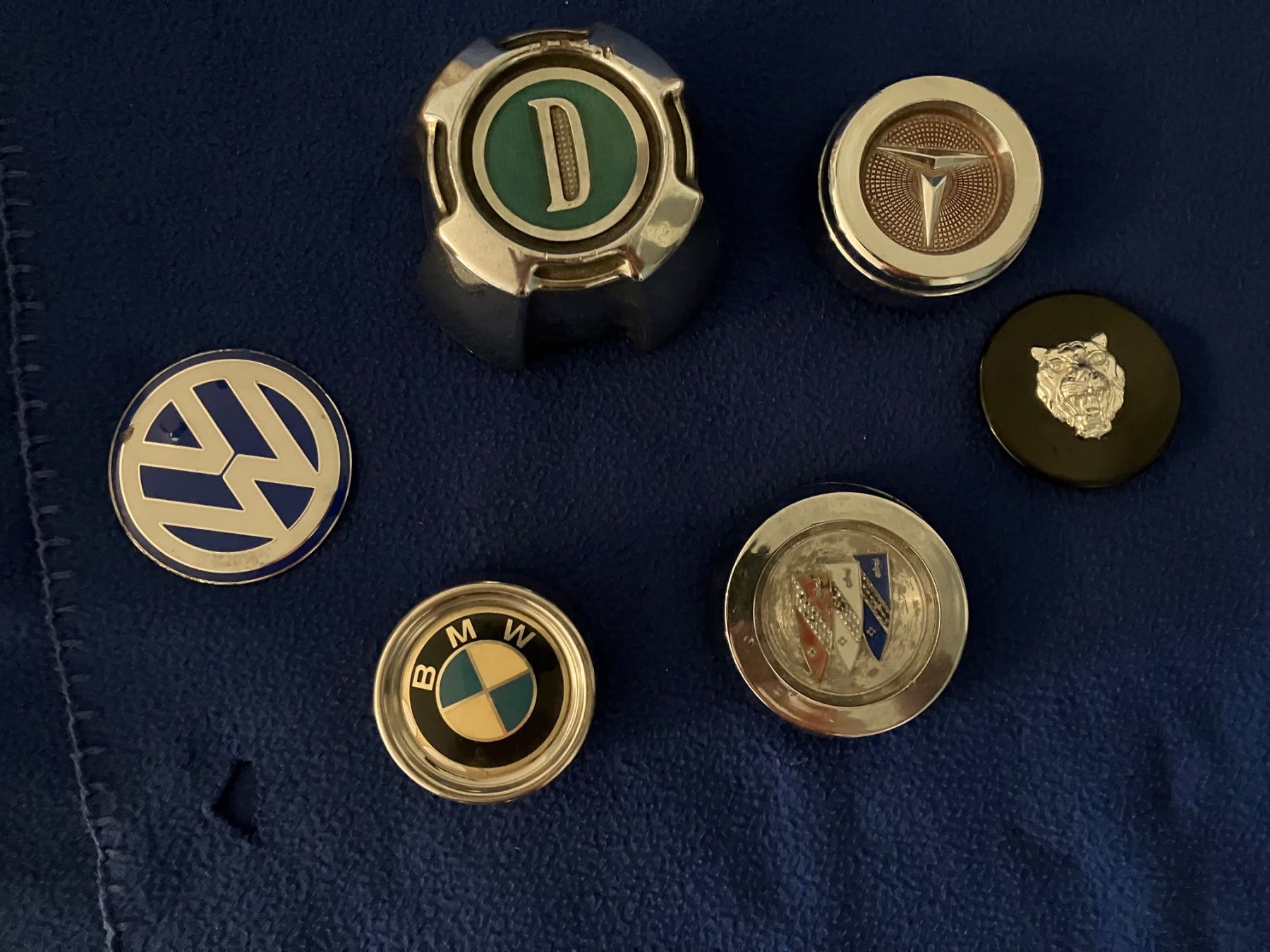 Tutti pezzi di ricambio auto: Radnaben Deckel / Datsun, BMW etc – Usato da Zürich venduto da Sophierecords